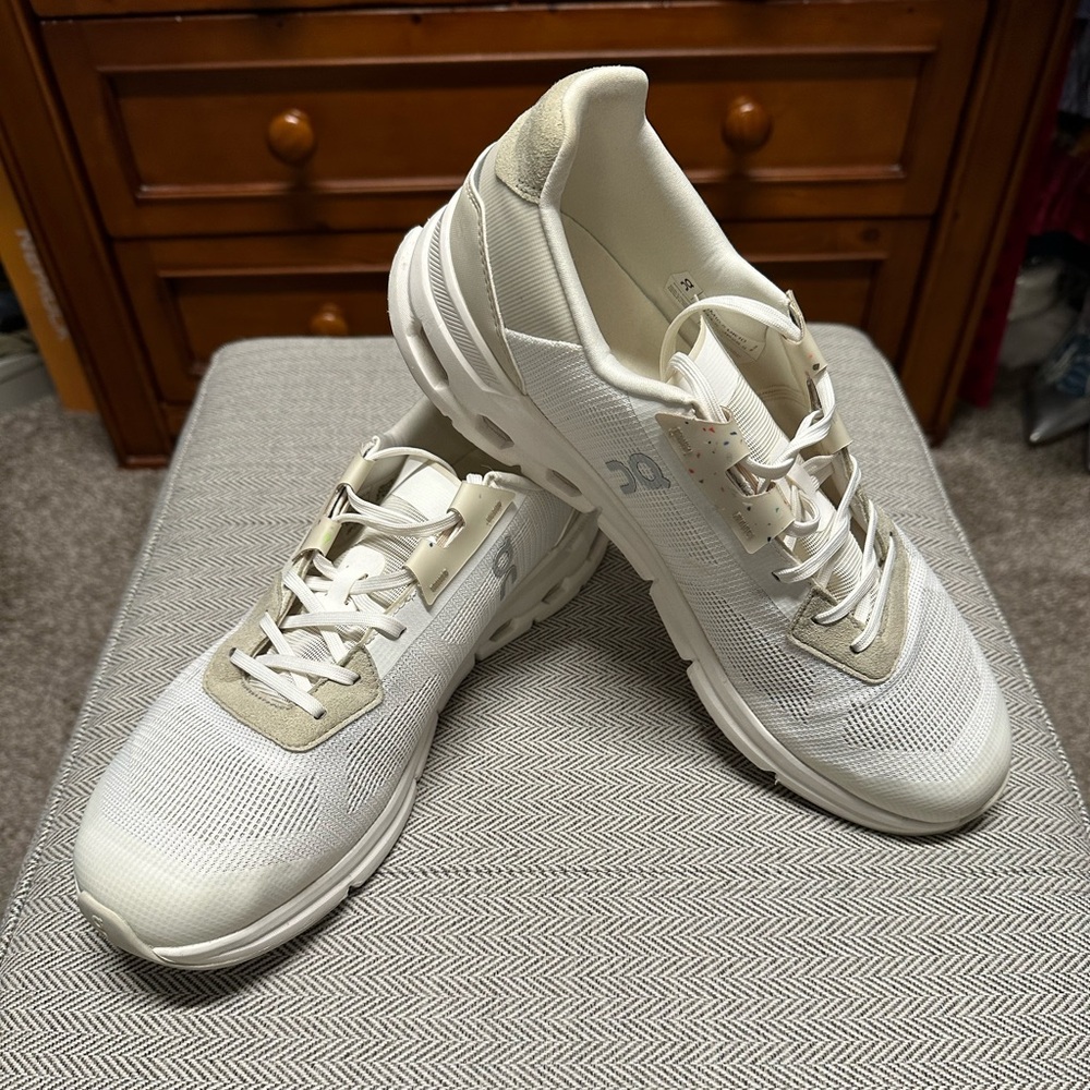 ON Running Cloudrift Ivory | Cream Size 10.5